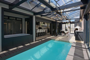 Crown Comfort - Affordable luxury - Private Heated Pool & Hot Tub Under Roof